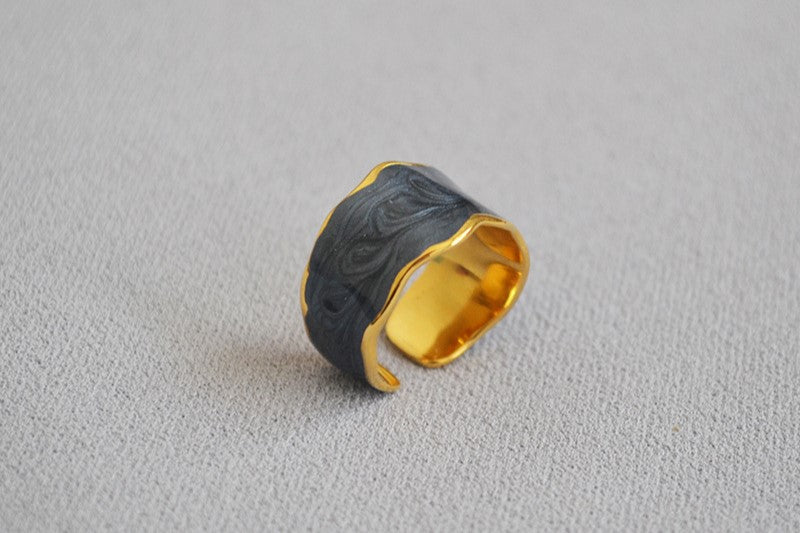 Anello smaltato