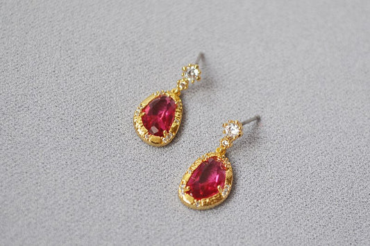 Orecchini pendenti a goccia con zircone