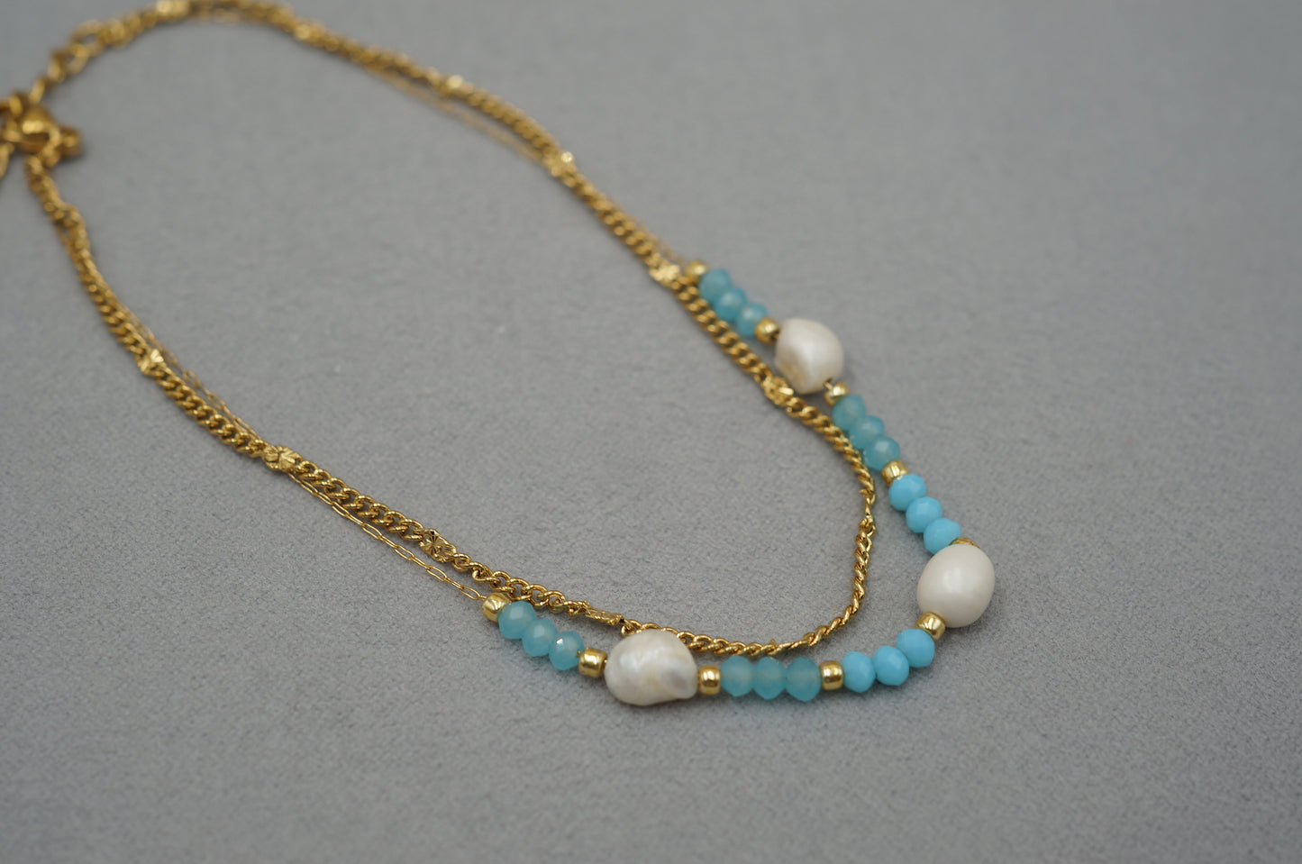 Cavigliera con perline e perla di fiume