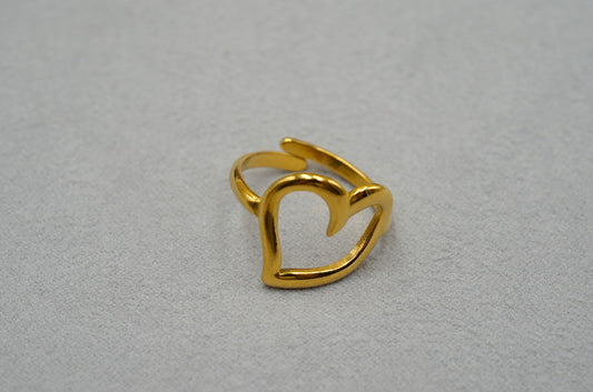 Anello con cuore bucato