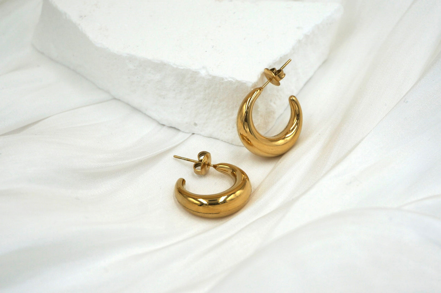 orecchini ad anelle a lobo