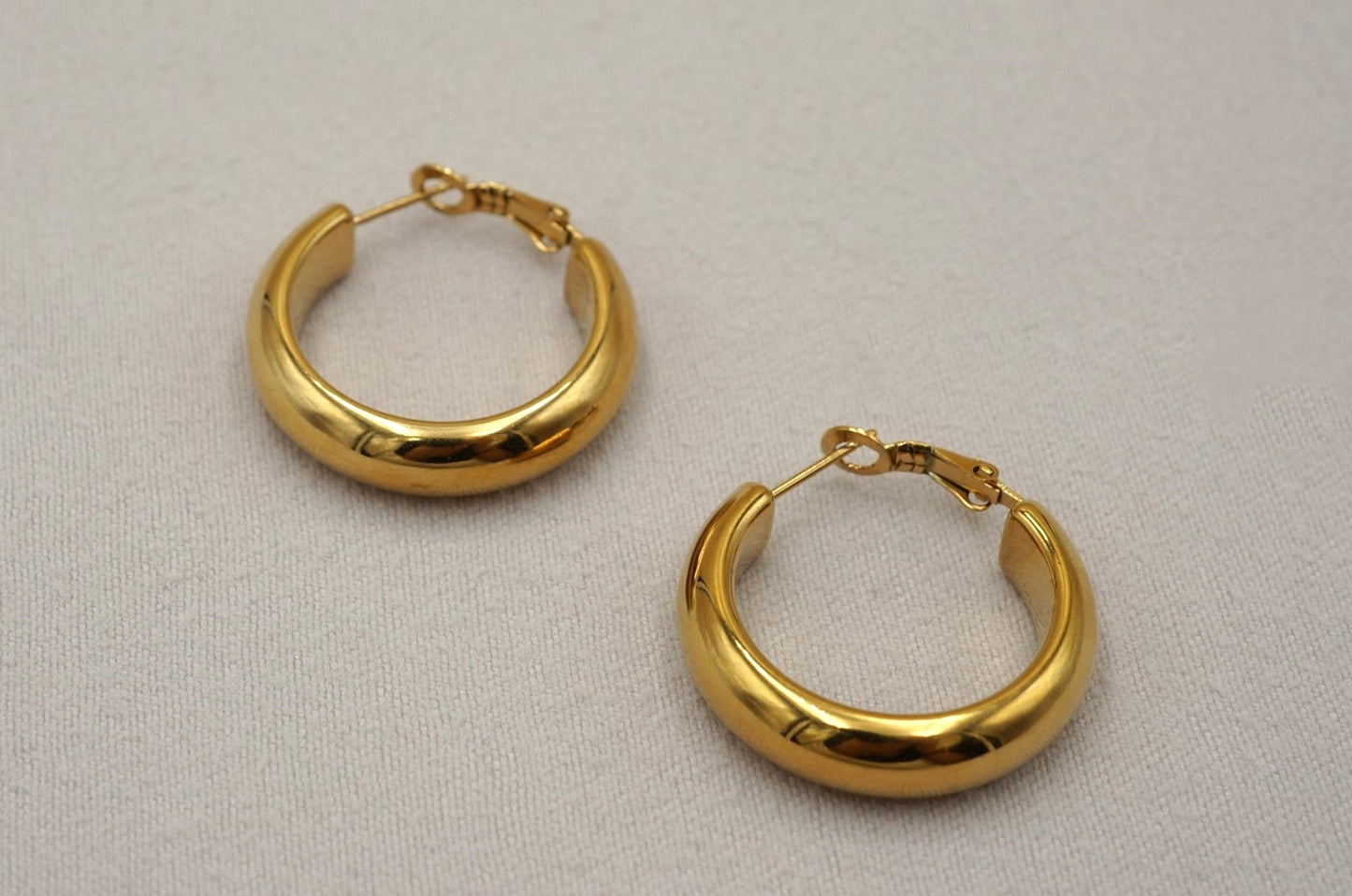 Orecchini ad anelle leggero