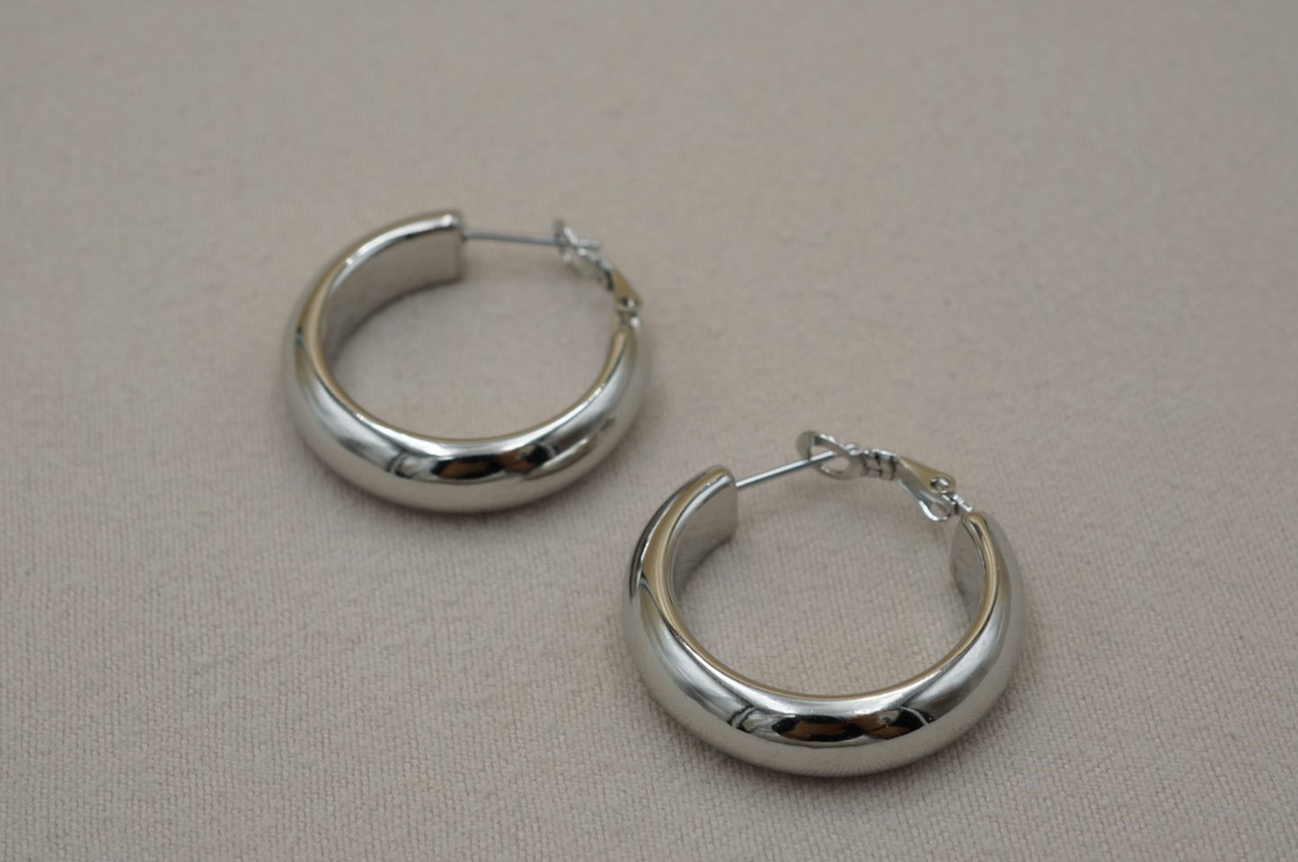 Orecchini ad anelle leggero