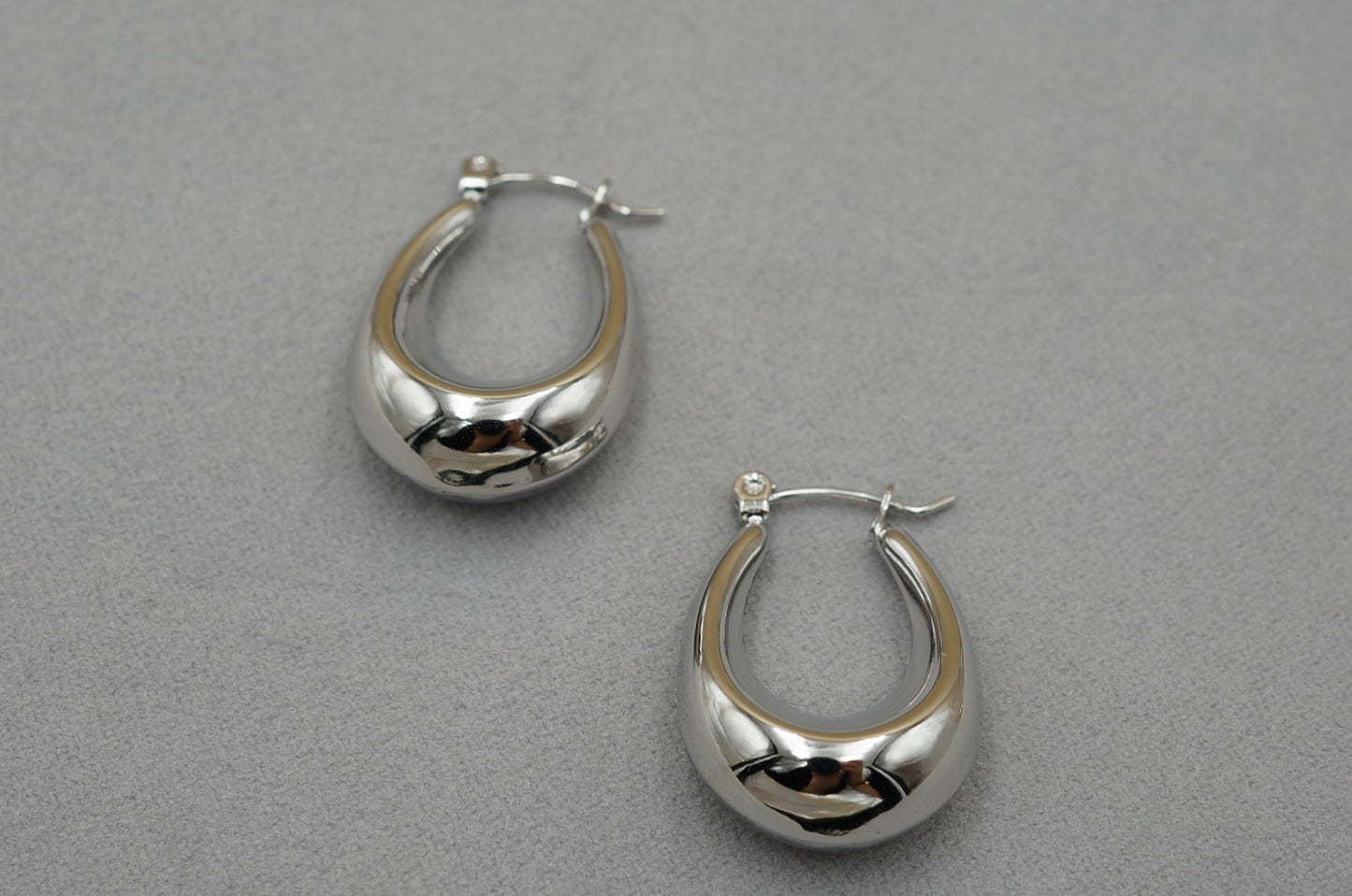 Orecchini ad anelle goccia ovali