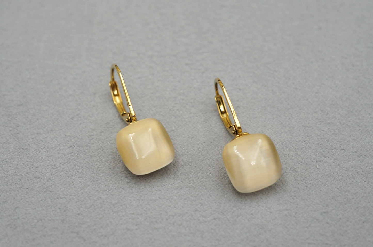 Nude earrings